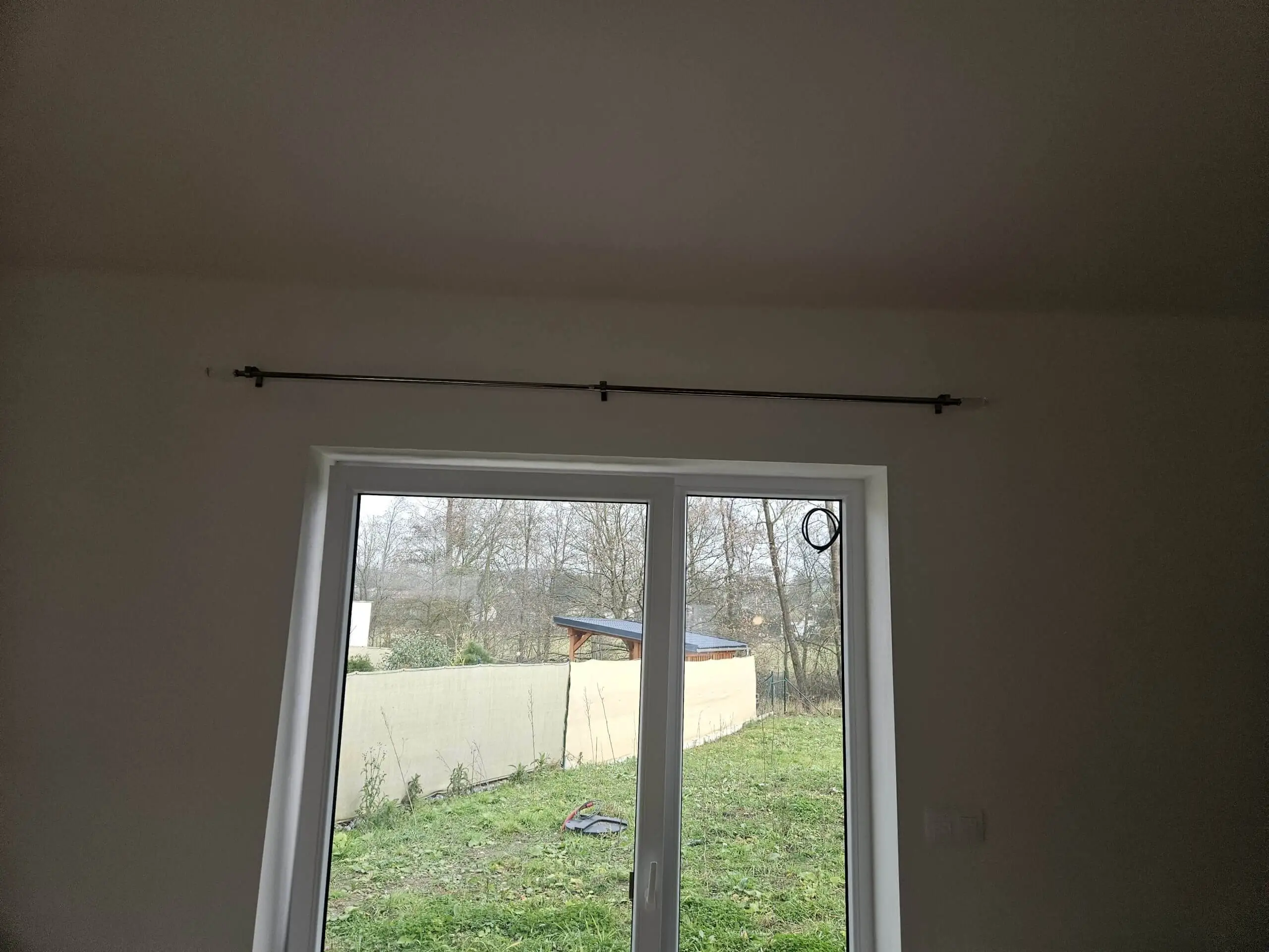 Přivrtaná garnýž